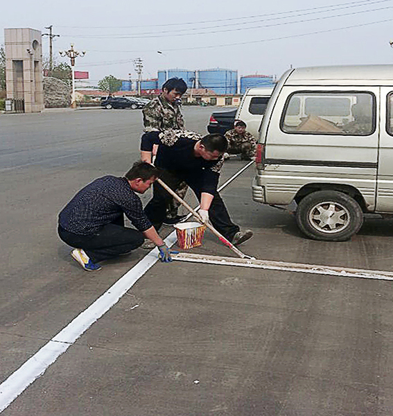 消防保卫部对停车场地进行规划治理